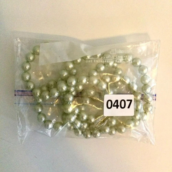 Vintage Womens White Single Strand Long Faux Pearl Bead Necklace Fashion Jewelry - Picture 6 of 6